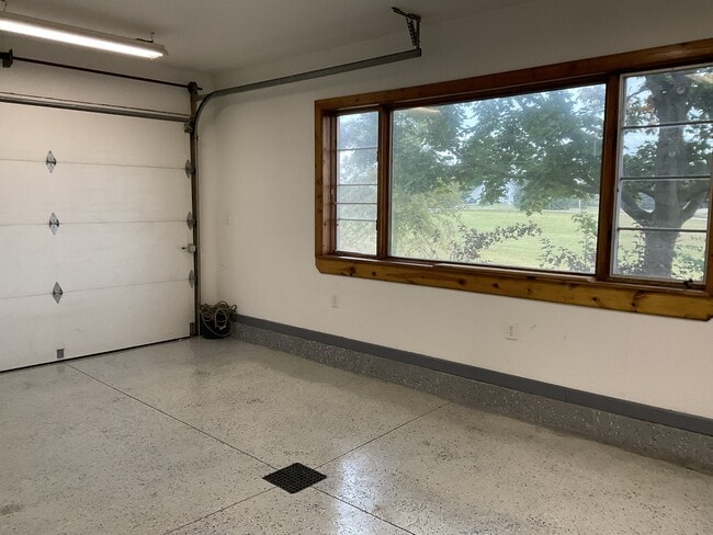 Building Photo - 10421 Yoder Rd