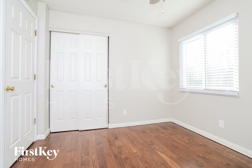 Building Photo - 3072 Hoock Ct