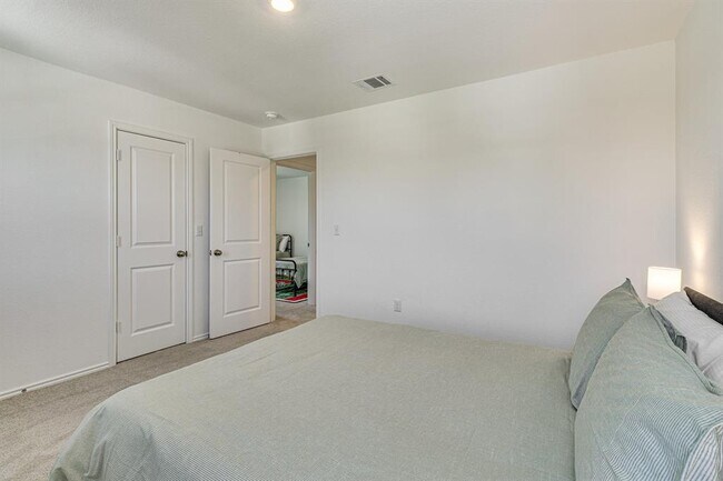 Building Photo - 10701 Steinbeck Dr