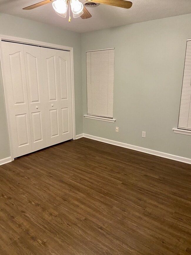 Building Photo - Cozy Home Close to MTSU