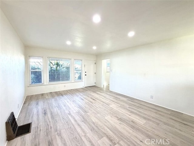 Building Photo - 7625 Bellaire Ave