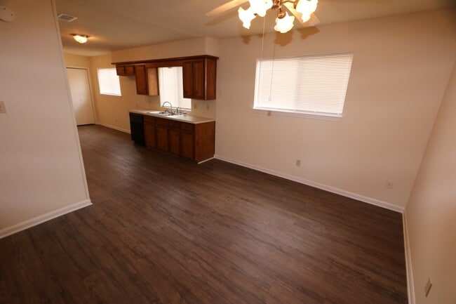 Building Photo - 15819 Spruce Point Dr