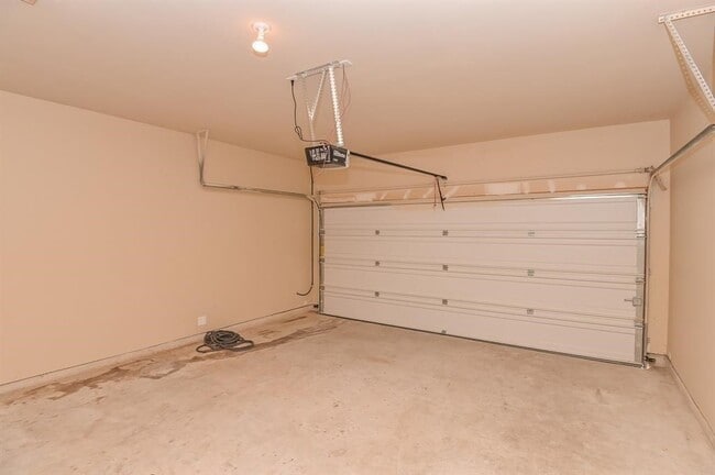 Building Photo - 5502 Floral Valley Ln