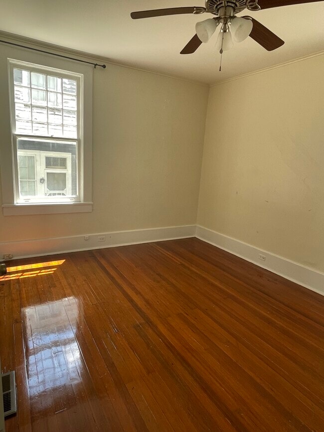 Building Photo - 7810 Saint Charles Ave