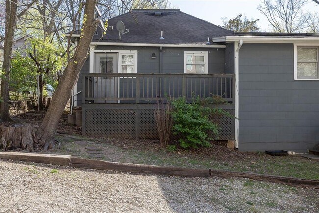 Building Photo - 349 Rollston Ave