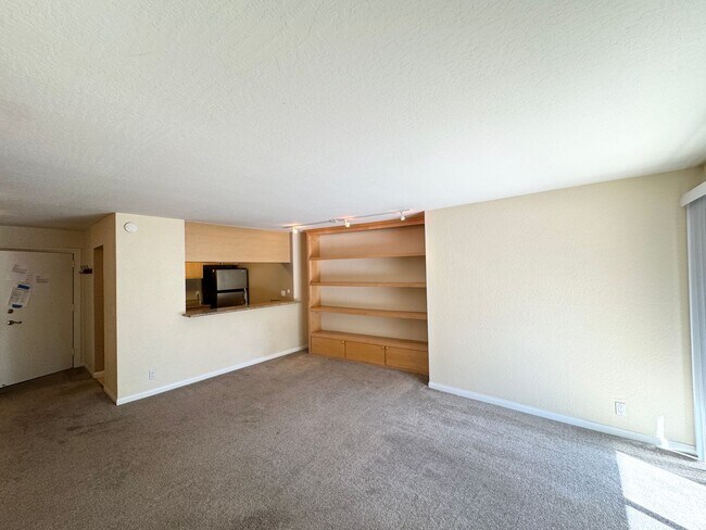 Building Photo - Great Shape Livermore Condo in Sonata Comm...