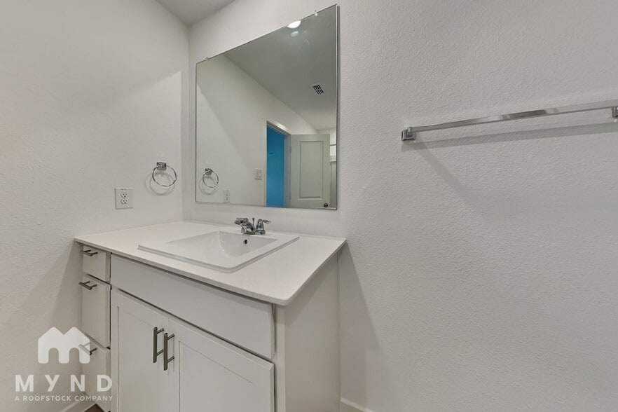 Building Photo - 1824 Javelina St