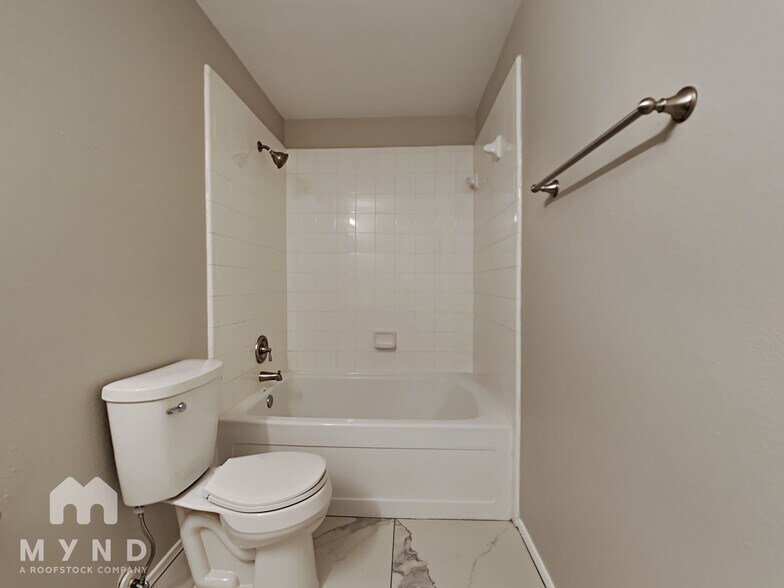 Building Photo - 3523 Avalon Castle Dr