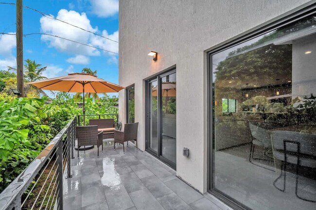 Building Photo - 2951 NW 13th St