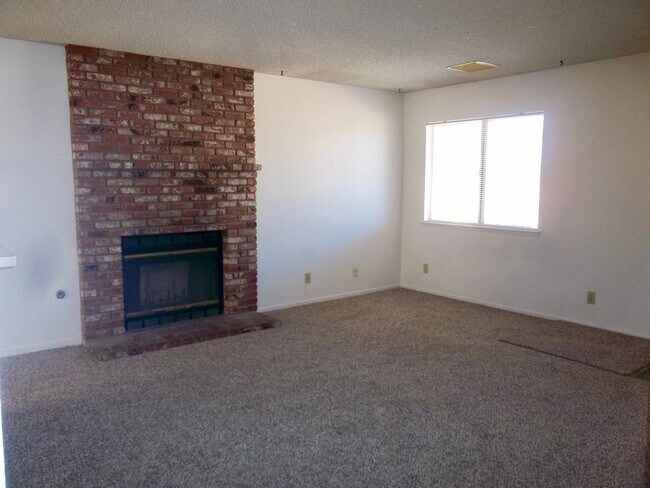 Building Photo - 736NO