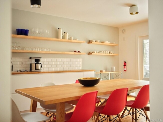 Building Photo - 285 Circle Rd