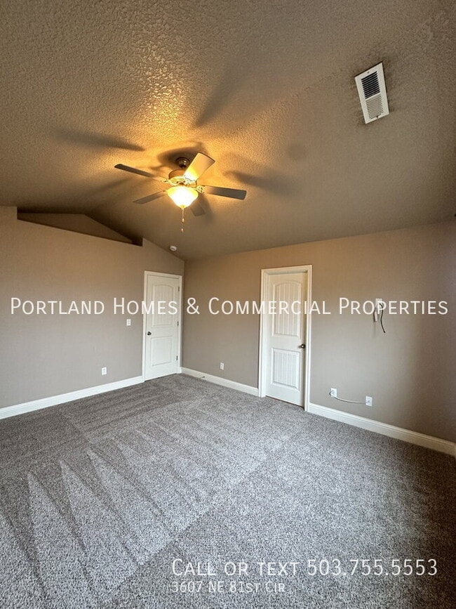 Building Photo - 3607 NE 81st Cir