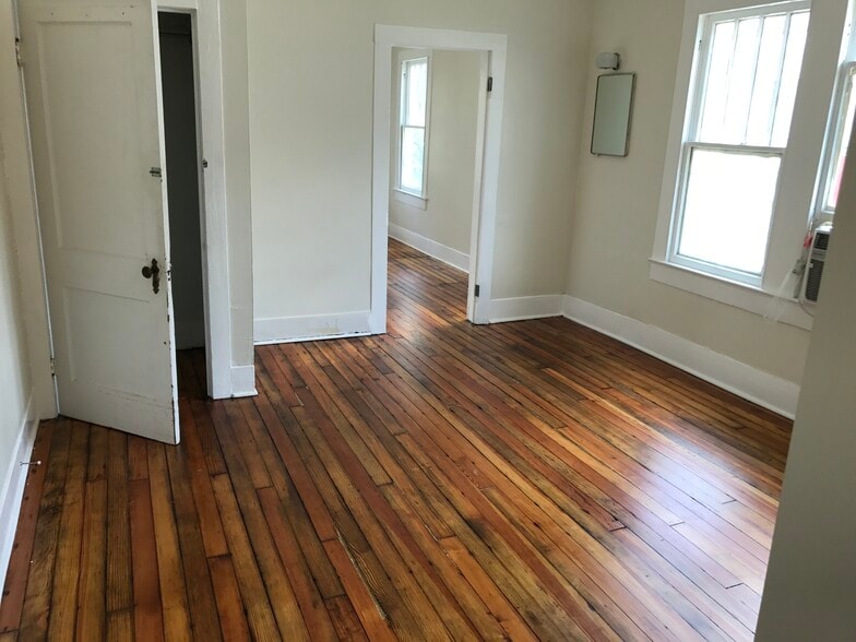 Building Photo - 821 N 8th St