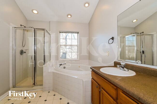 Building Photo - 4804 Oakton Way