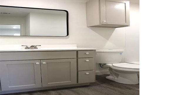 Building Photo - 911 E Lewis Dr