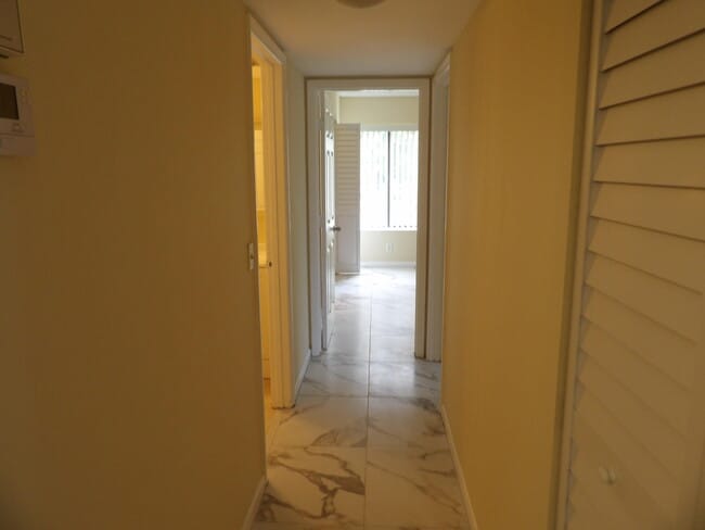 Building Photo - 623 Sea Pine Way