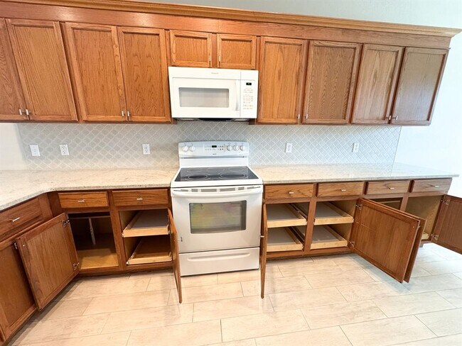 Building Photo - 100 Sunbird Ct