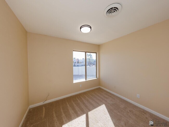 Building Photo - 12538 E Del Rico