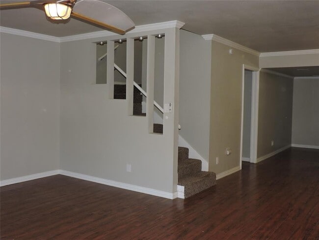 Building Photo - 6627 Valleyside Rd