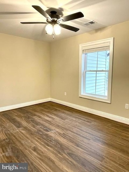 Building Photo - 8442 Blue Jay Meadows