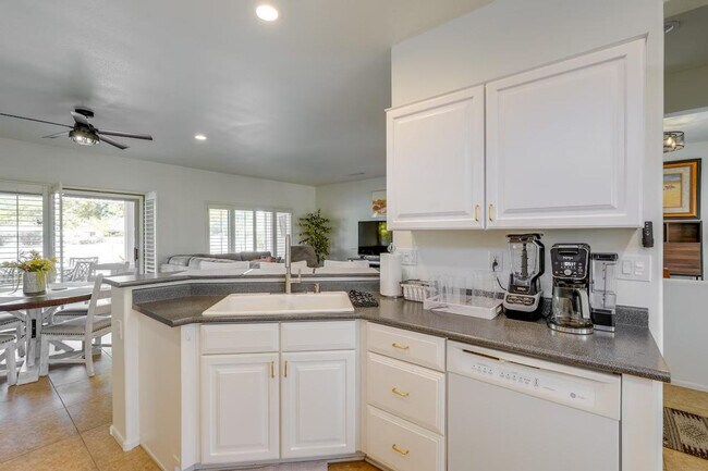 Building Photo - 16426 W Boulder Vista Dr