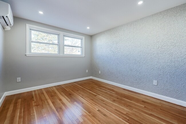 Building Photo - 20 Festa Rd