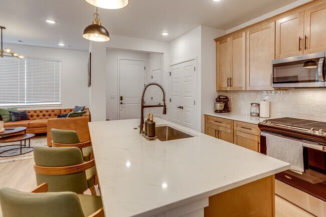 Building Photo - 21176 E 62nd Dr