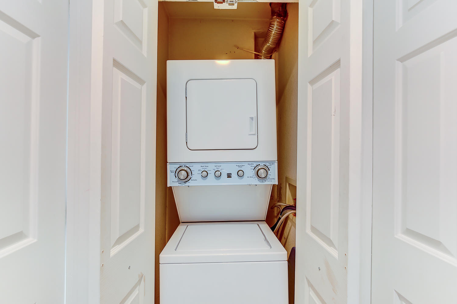 Building Photo - 2 Acoma St