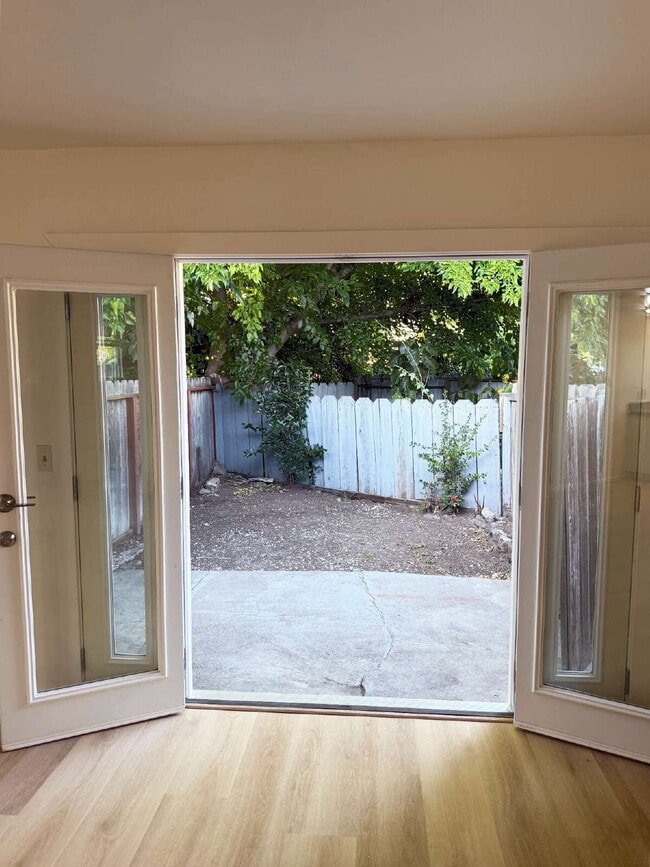 Building Photo - 2BD/1BA Single-Level Home Near Sonoma Plaza | Available Now!