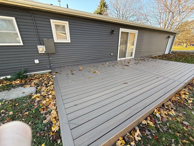 Building Photo - Three Bedroom Home in Portage