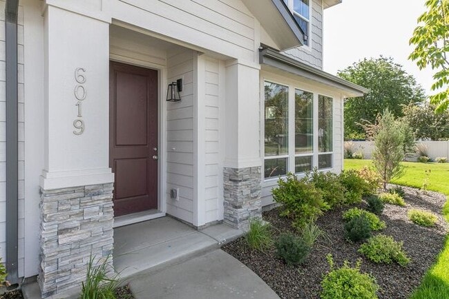 Building Photo - Roe Street Townhomes