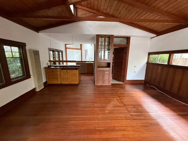 Building Photo - Private Venice Bungalow Near Abbot Kinney | 1BR + Office, 2 Baths, Garden Patio