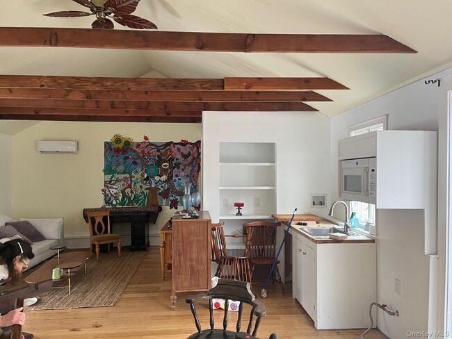 Building Photo - 178 Barnes Rd