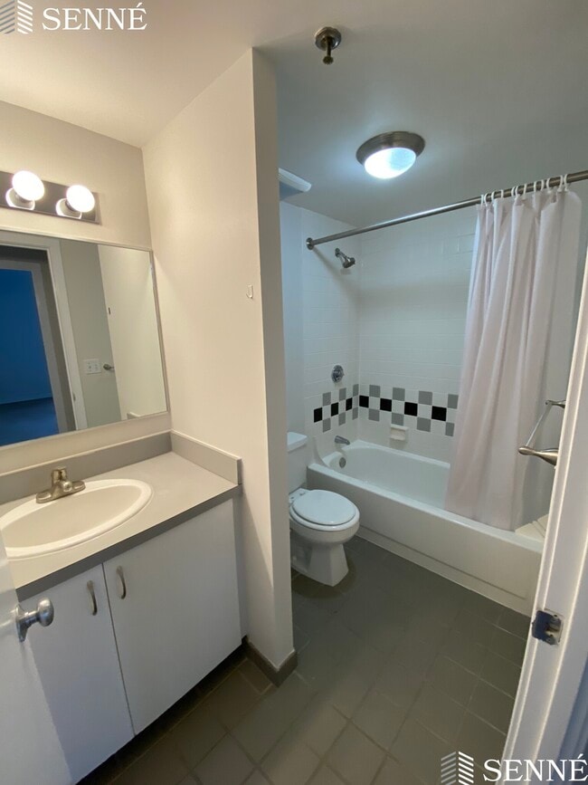 Building Photo - 71 Fulkerson St