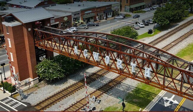 Building Photo - 968 Windcroft Cir NW