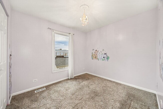 Building Photo - 125 41st St