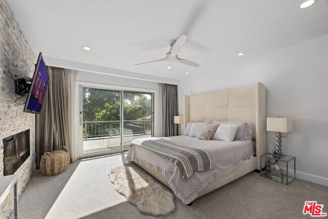 Building Photo - 641 Walther Way