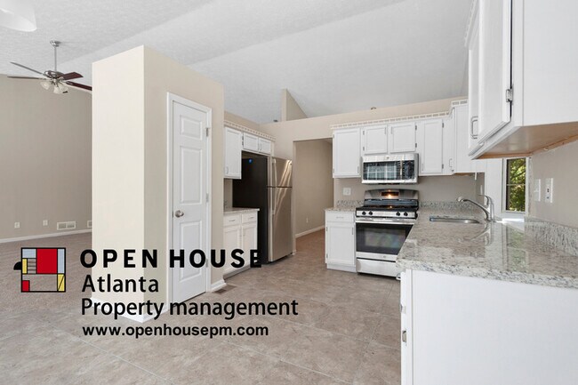 Building Photo - 1820 Stone Forest Dr, Lawrenceville