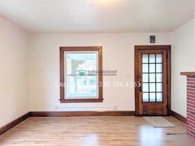 Building Photo - 1412 16th St NW