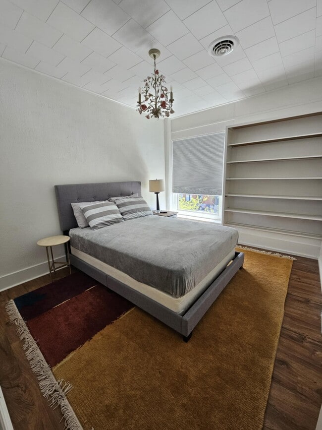 Building Photo - 336 Pennsylvania Ave W