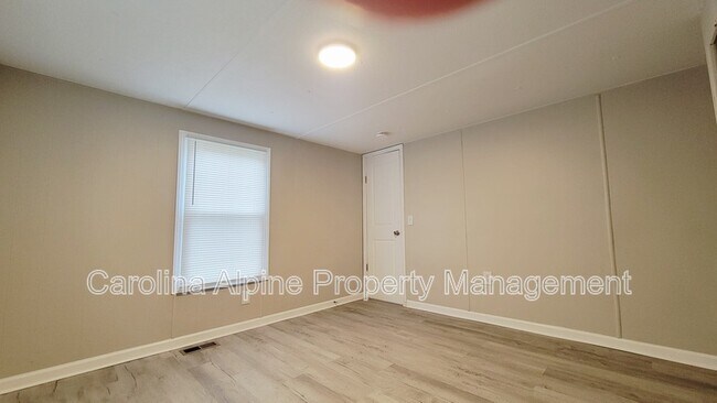 Building Photo - 116 Drum Rd