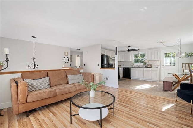 Building Photo - 40 Paolino St