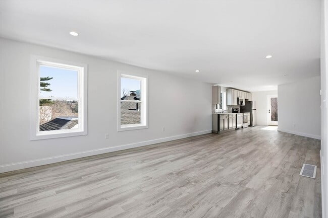 Building Photo - 23 Blake St