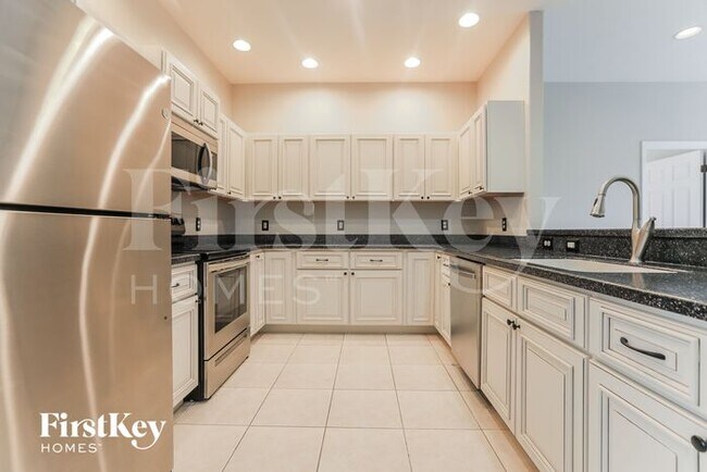 Building Photo - 4511 Jaslo Ave