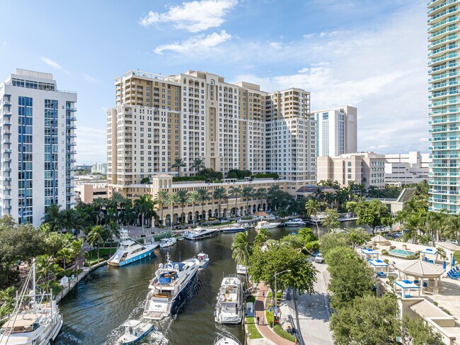 Building Photo - 511 SE 5 Ave