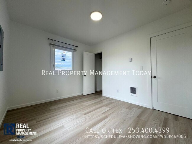 Building Photo - 8420 S Tacoma Way