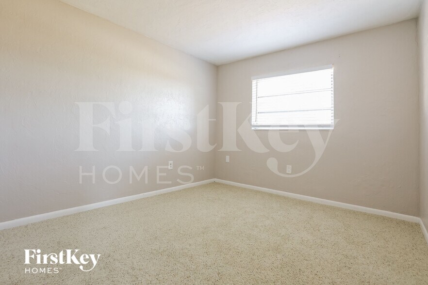 Building Photo - 63 Rotonda Cir