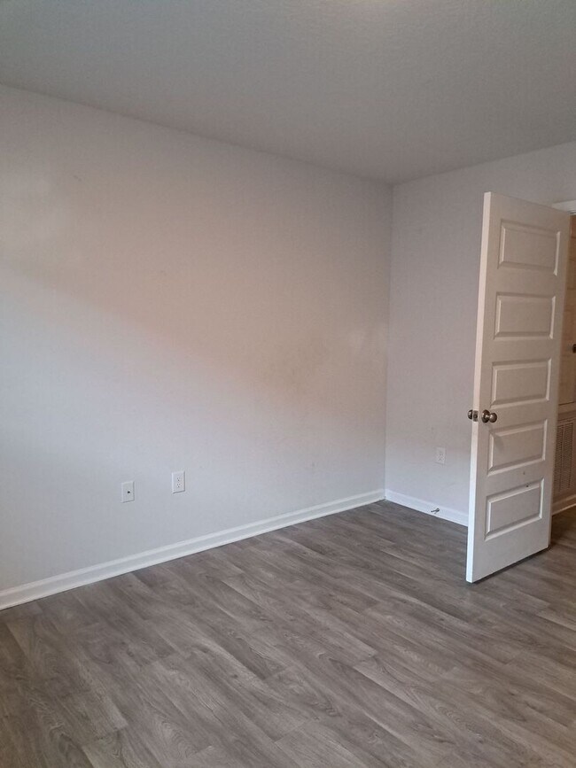 Building Photo - 207 Ryder Ln