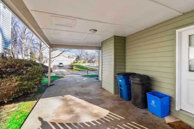 Building Photo - 17020 Briardale Rd