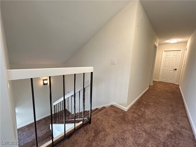 Building Photo - 5035 Meadow Grove Ct